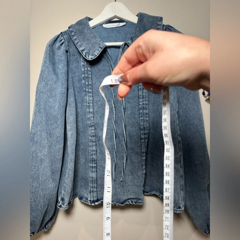 Alter'd State Denim Puff Sleeve Blouse Peter Pan Collar Size Small - Picture 8 of 8
